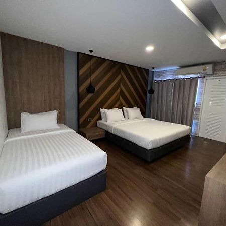 The Circle Hotel Бурирам Экстерьер фото