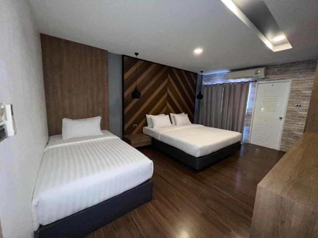 The Circle Hotel Бурирам Экстерьер фото