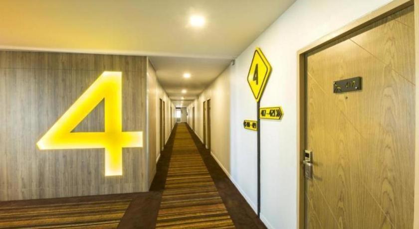 The Circle Hotel Бурирам Экстерьер фото