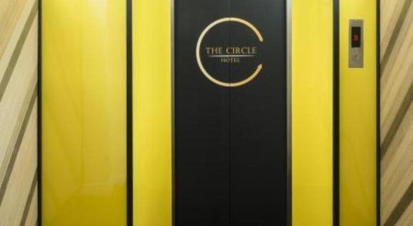 The Circle Hotel Бурирам Экстерьер фото