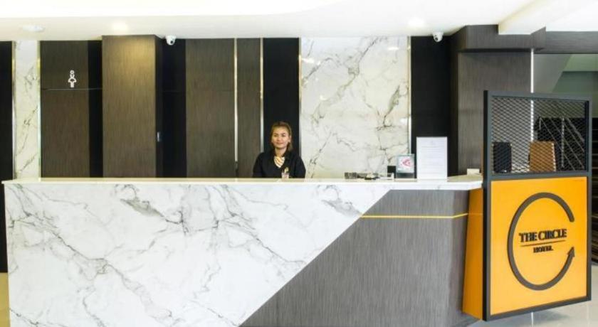 The Circle Hotel Бурирам Экстерьер фото